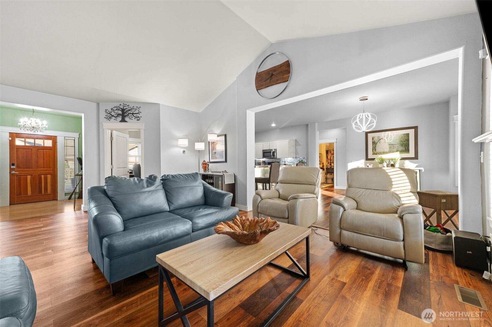 9069 Eagle Point Loop Road SE, Lakewood, WA 98498