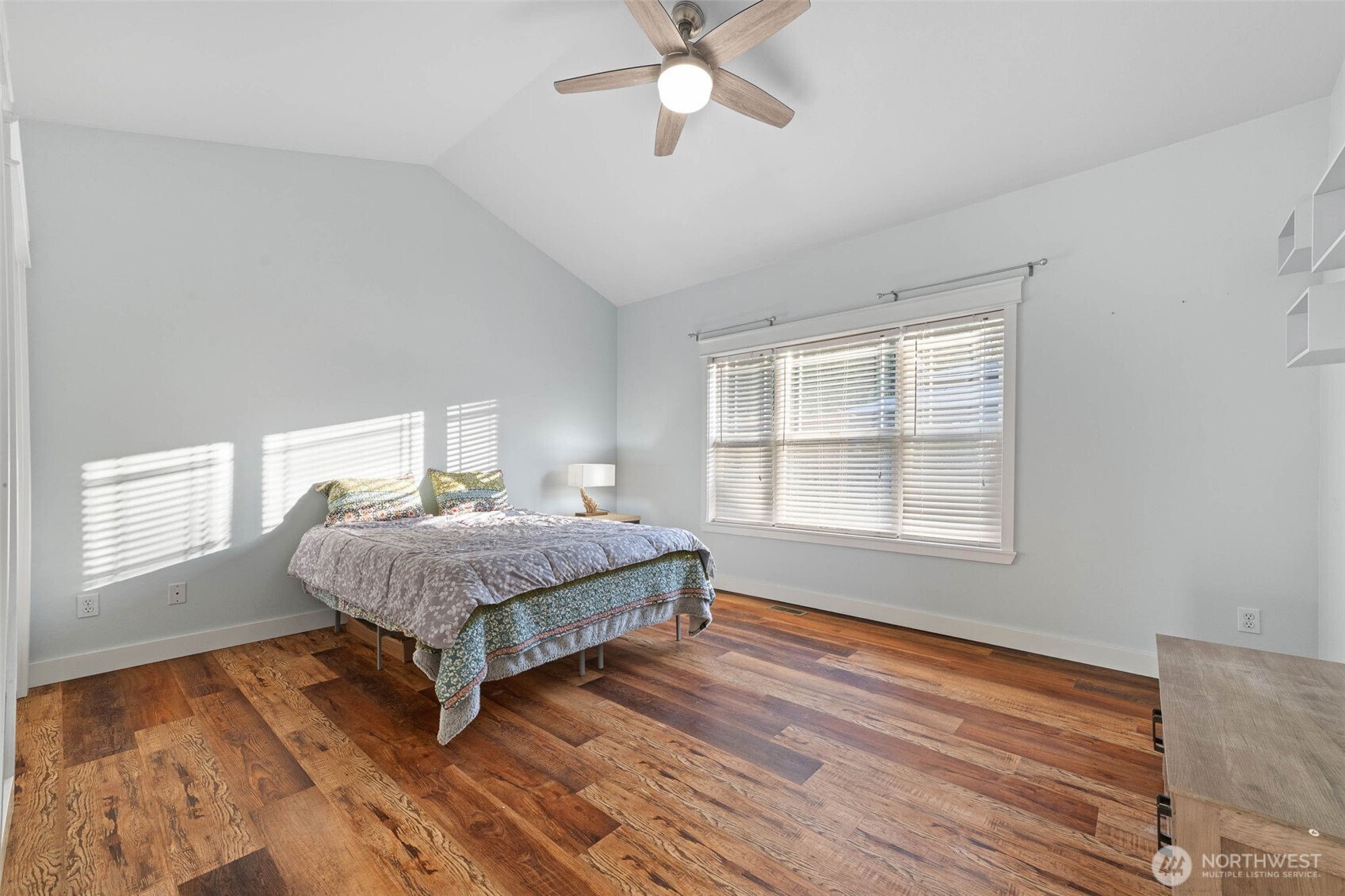 9069 Eagle Point Loop Road SE, Lakewood, WA 98498