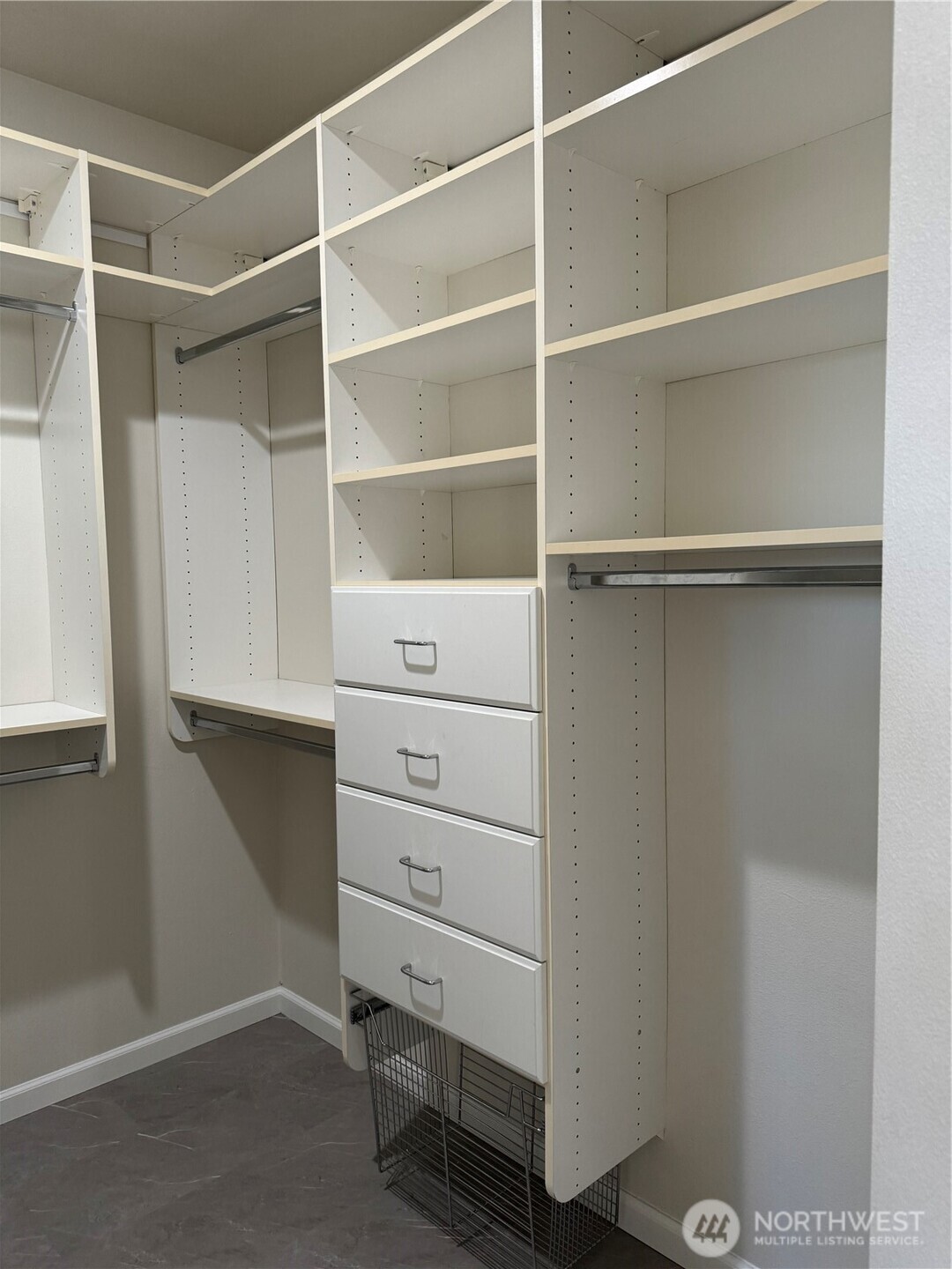 9069 Eagle Point Loop Road SE, Lakewood, WA 98498