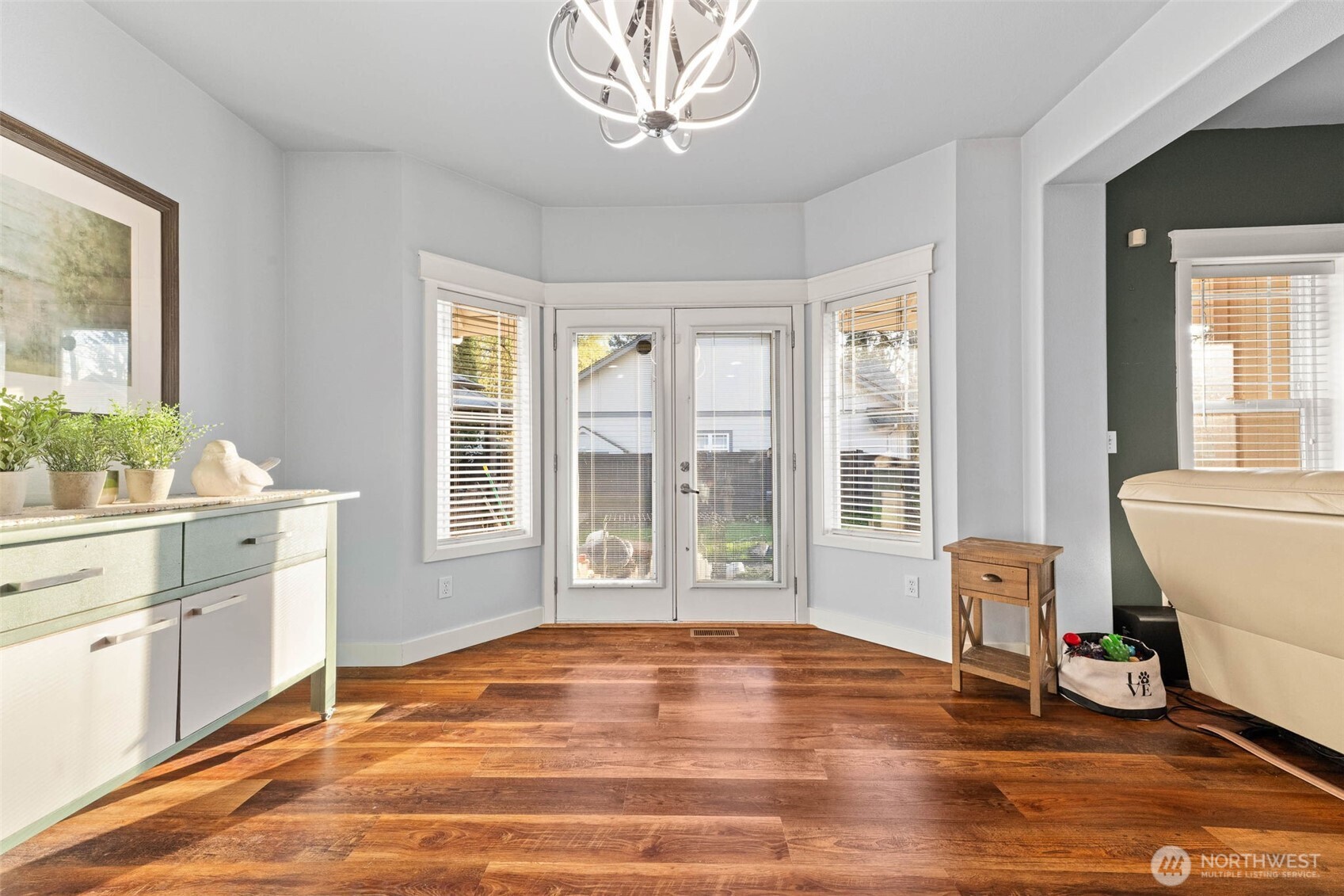 9069 Eagle Point Loop Road SE, Lakewood, WA 98498