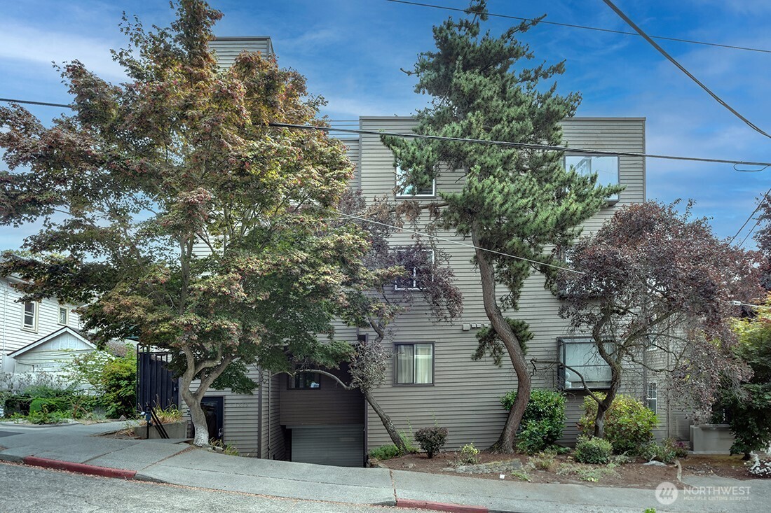1312 6th Avenue N #9, Seattle, WA 98109