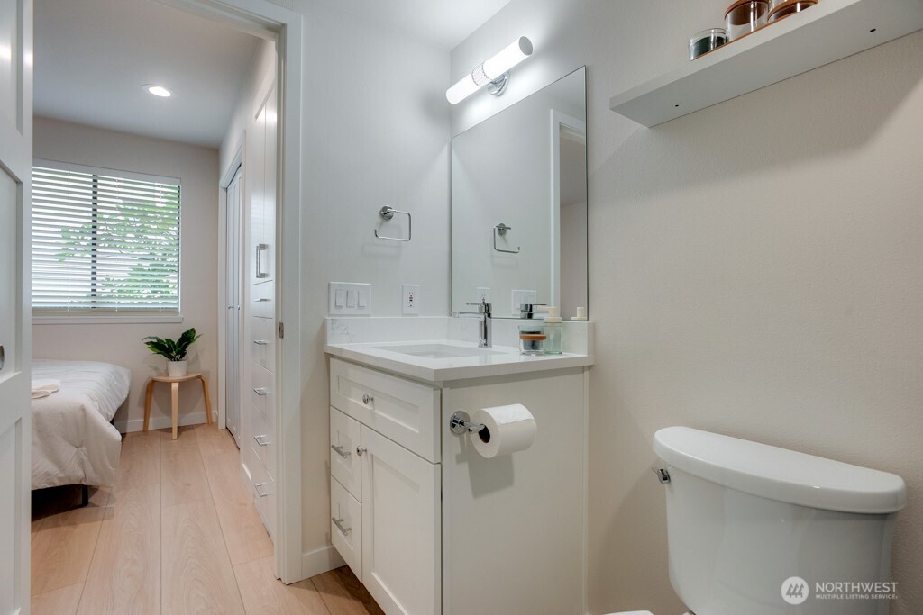 1312 6th Avenue N #9, Seattle, WA 98109