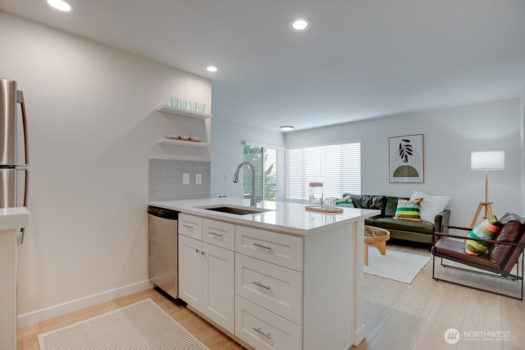 1312 6th Avenue N #9, Seattle, WA 98109