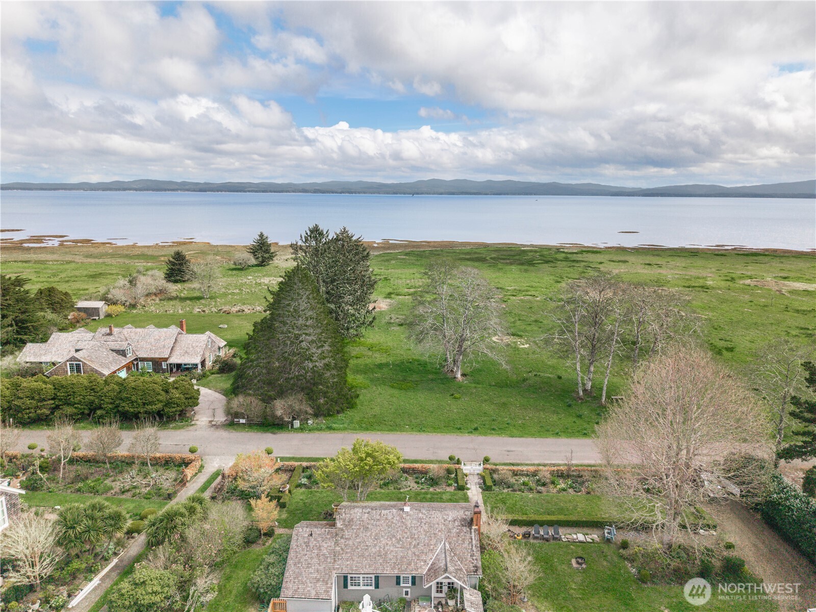 33519 Territory Road , Oysterville, WA 98641