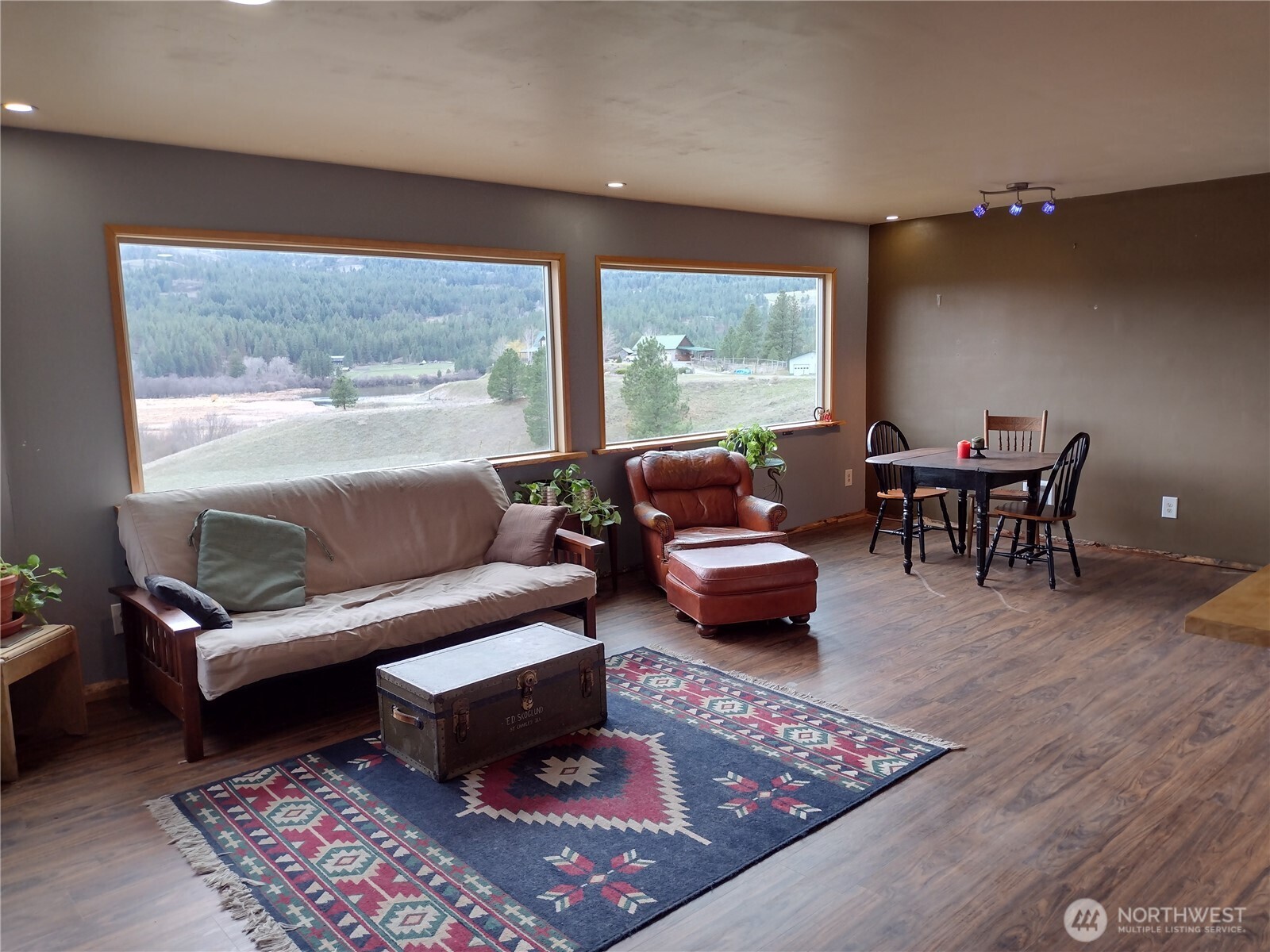 6 Tanager Lane , Republic, WA 99166
