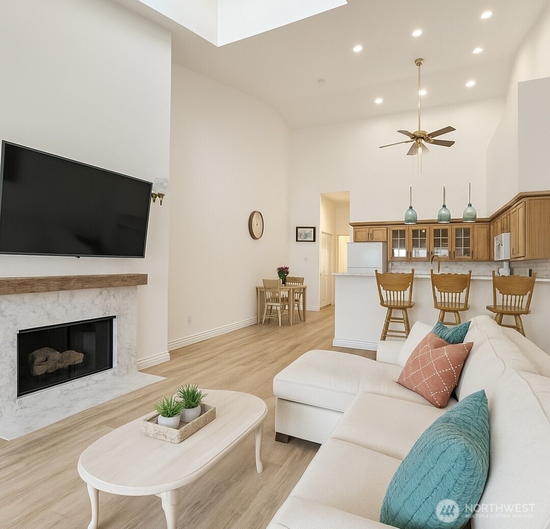 855 NW Ocean Shores Boulevard #201, Ocean Shores, WA 98569