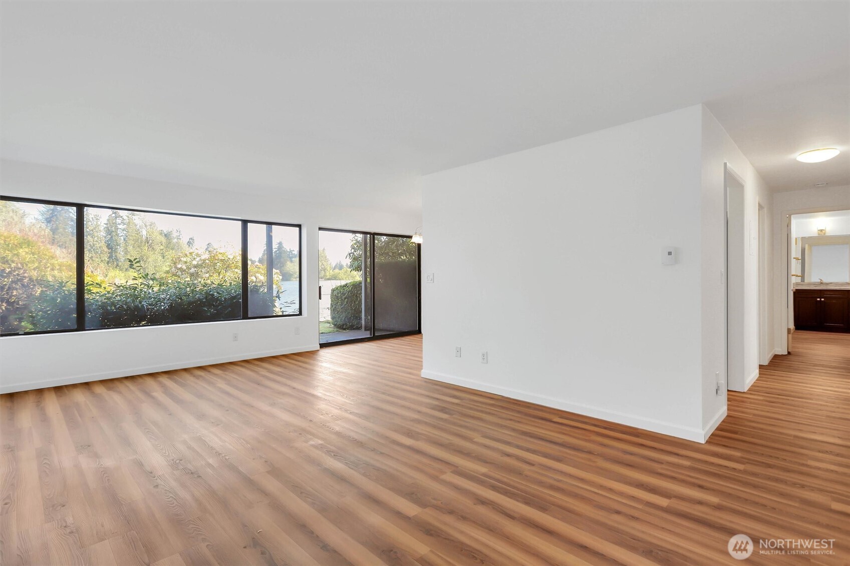 19414 Aurora Avenue N #107, Shoreline, WA 98133