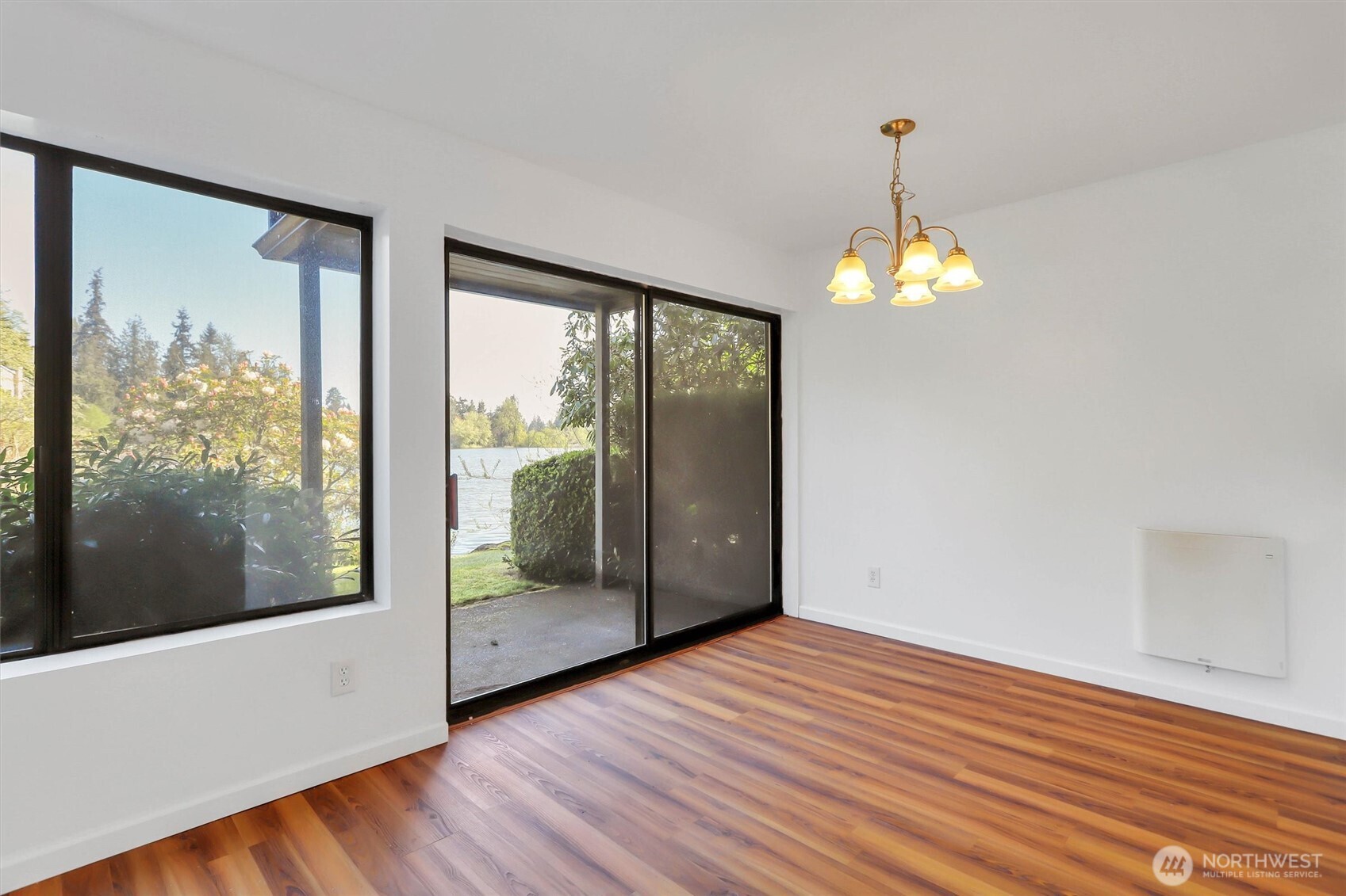 19414 Aurora Avenue N #107, Shoreline, WA 98133