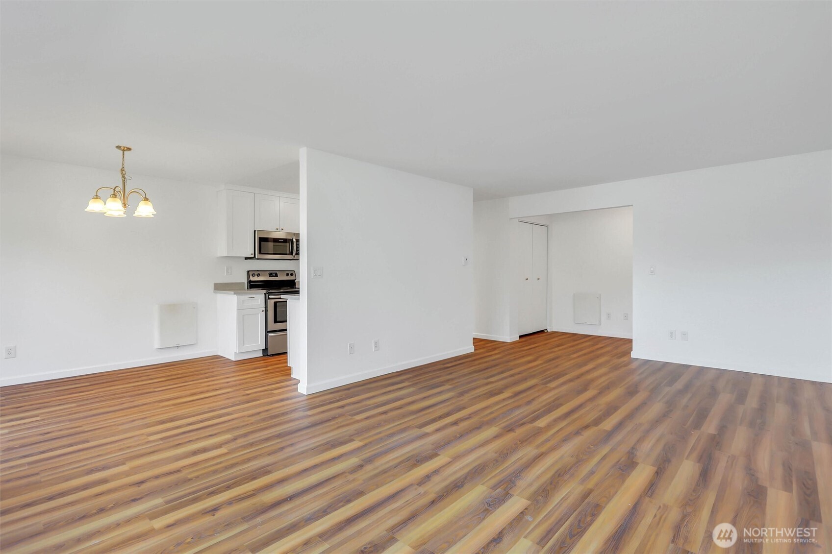 19414 Aurora Avenue N #107, Shoreline, WA 98133