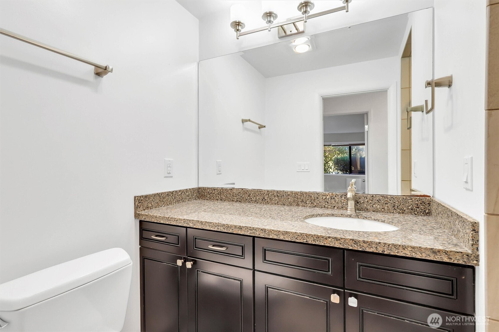 19414 Aurora Avenue N #107, Shoreline, WA 98133