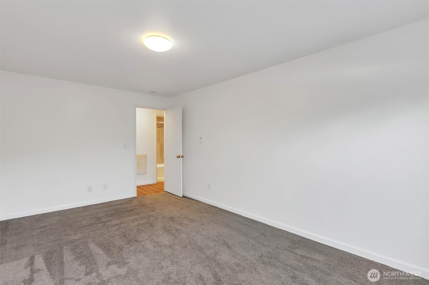 19414 Aurora Avenue N #107, Shoreline, WA 98133