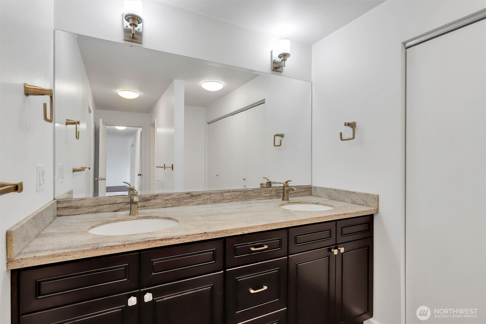 19414 Aurora Avenue N #107, Shoreline, WA 98133