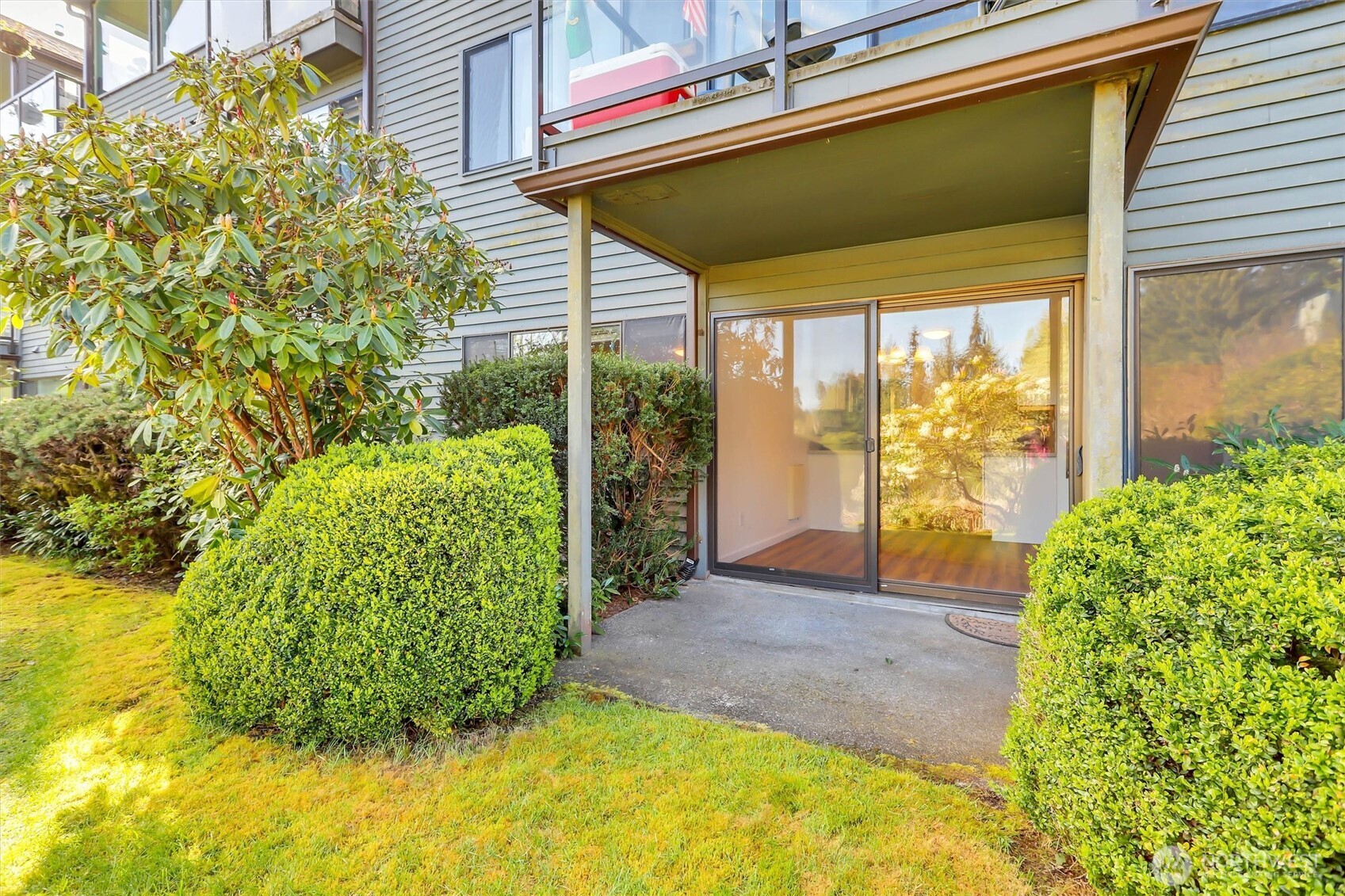 19414 Aurora Avenue N #107, Shoreline, WA 98133
