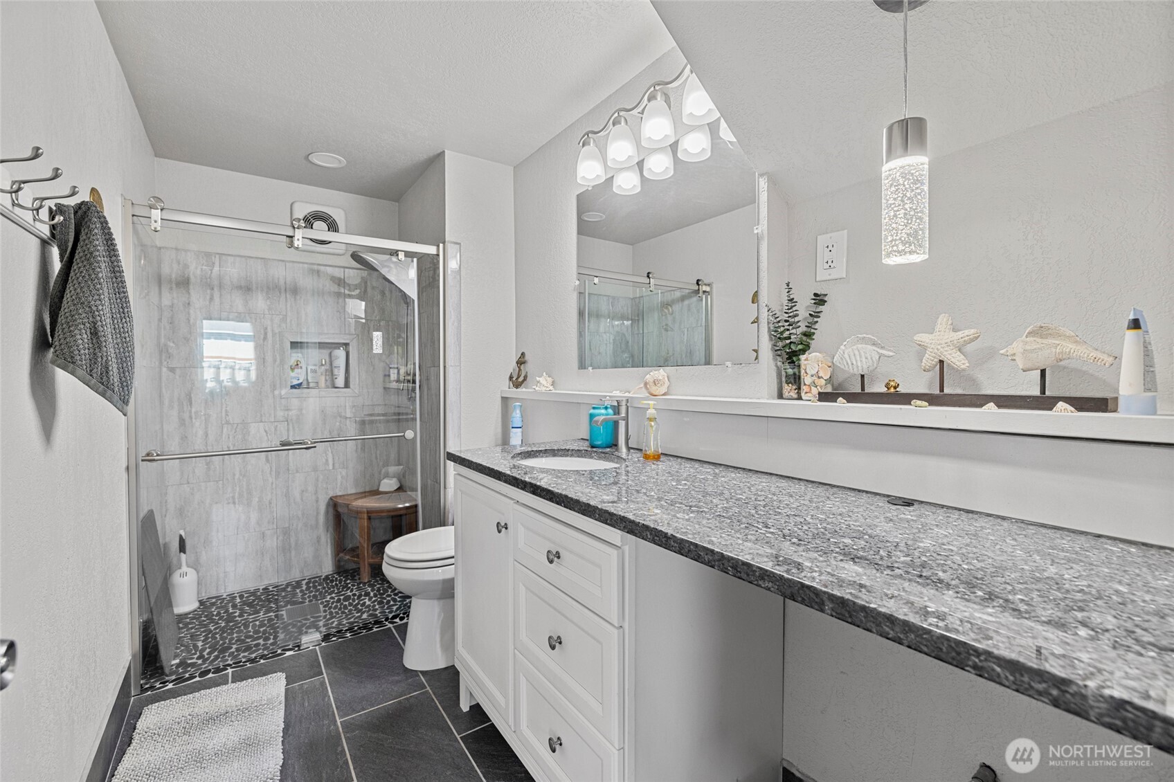 1607 B Avenue , Anacortes, WA 98221