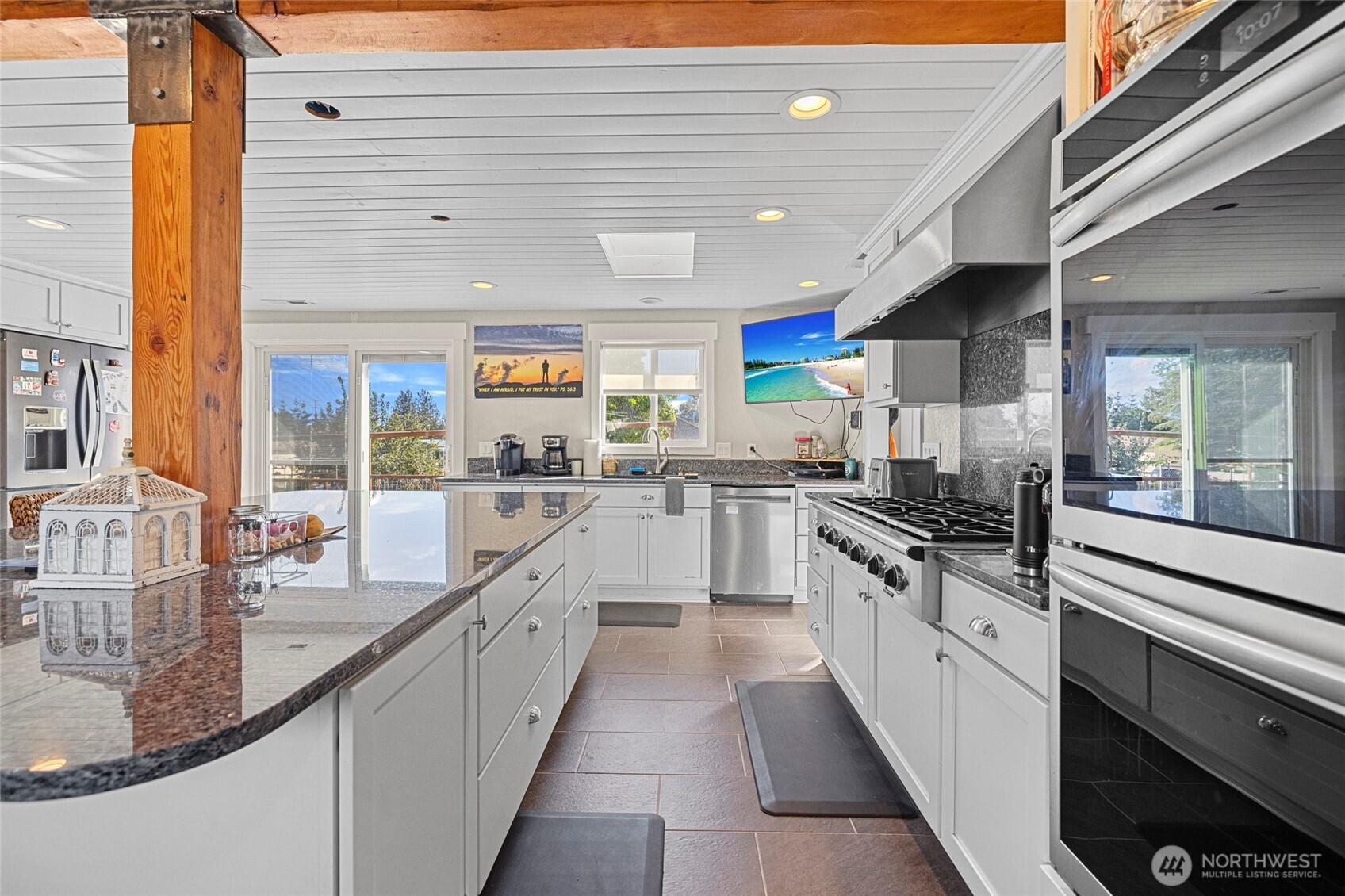 1607 B Avenue , Anacortes, WA 98221
