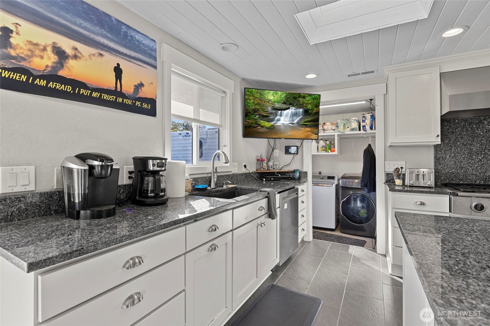 1607 B Avenue , Anacortes, WA 98221