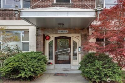 214 Summit Avenue E #402, Seattle, WA 98102