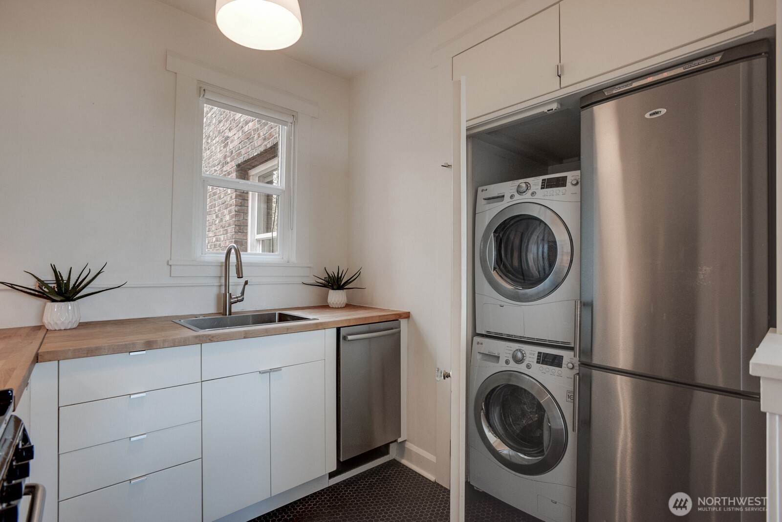 214 Summit Avenue E #402, Seattle, WA 98102