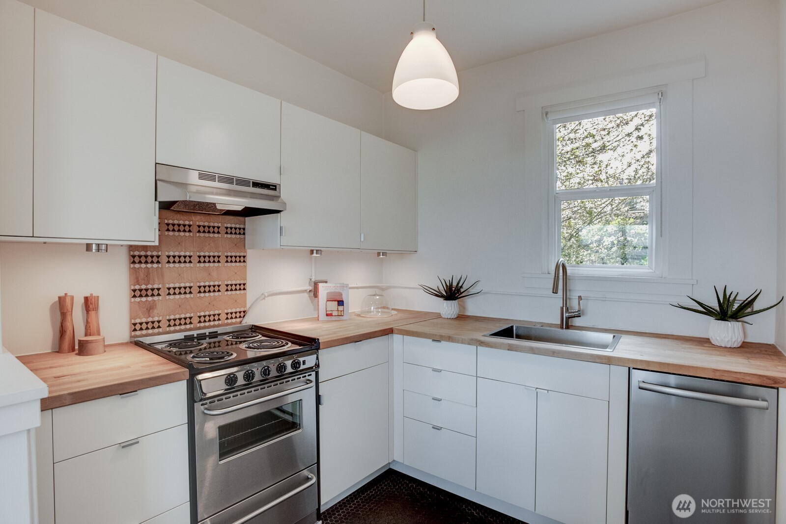 214 Summit Avenue E #402, Seattle, WA 98102