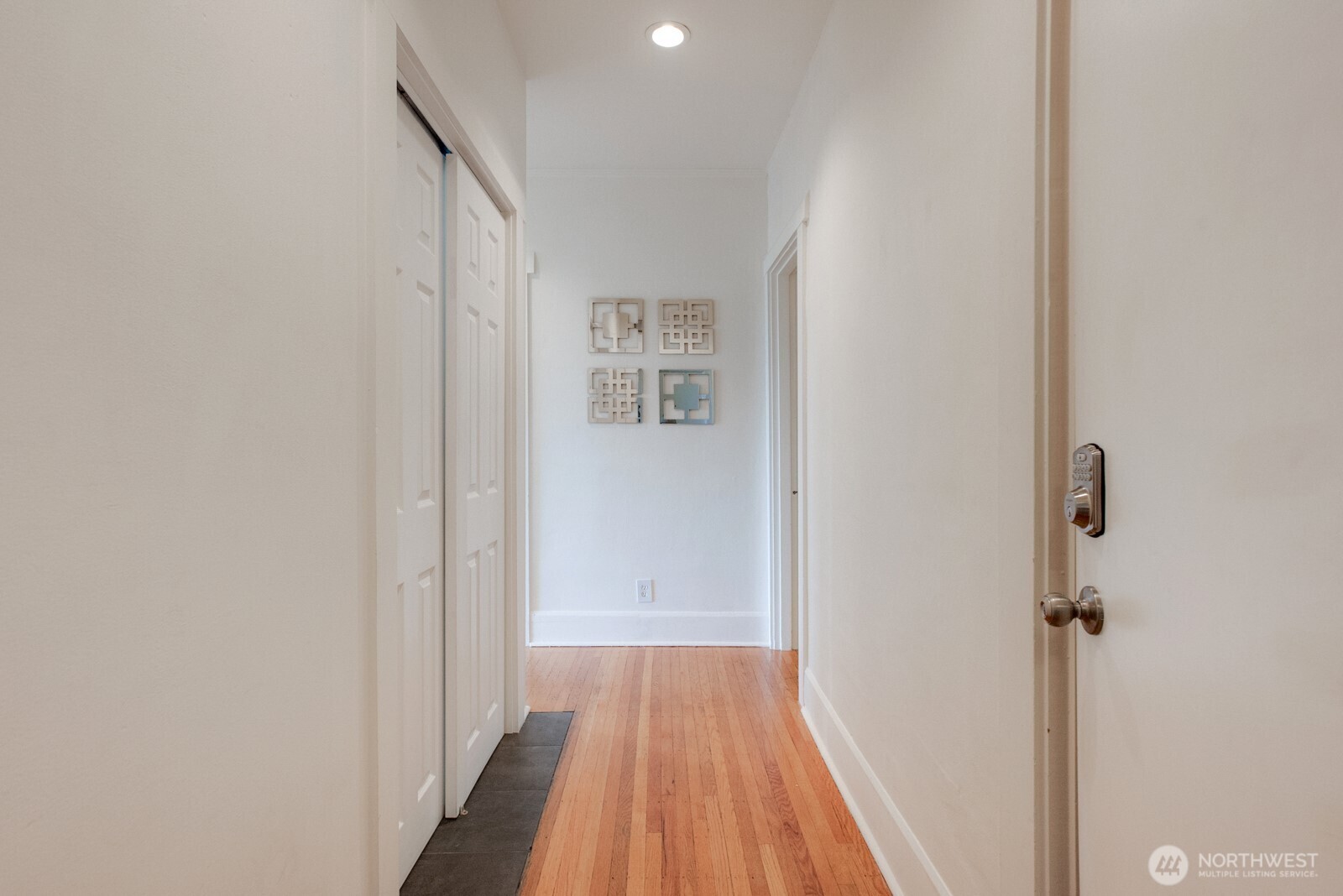 214 Summit Avenue E #402, Seattle, WA 98102