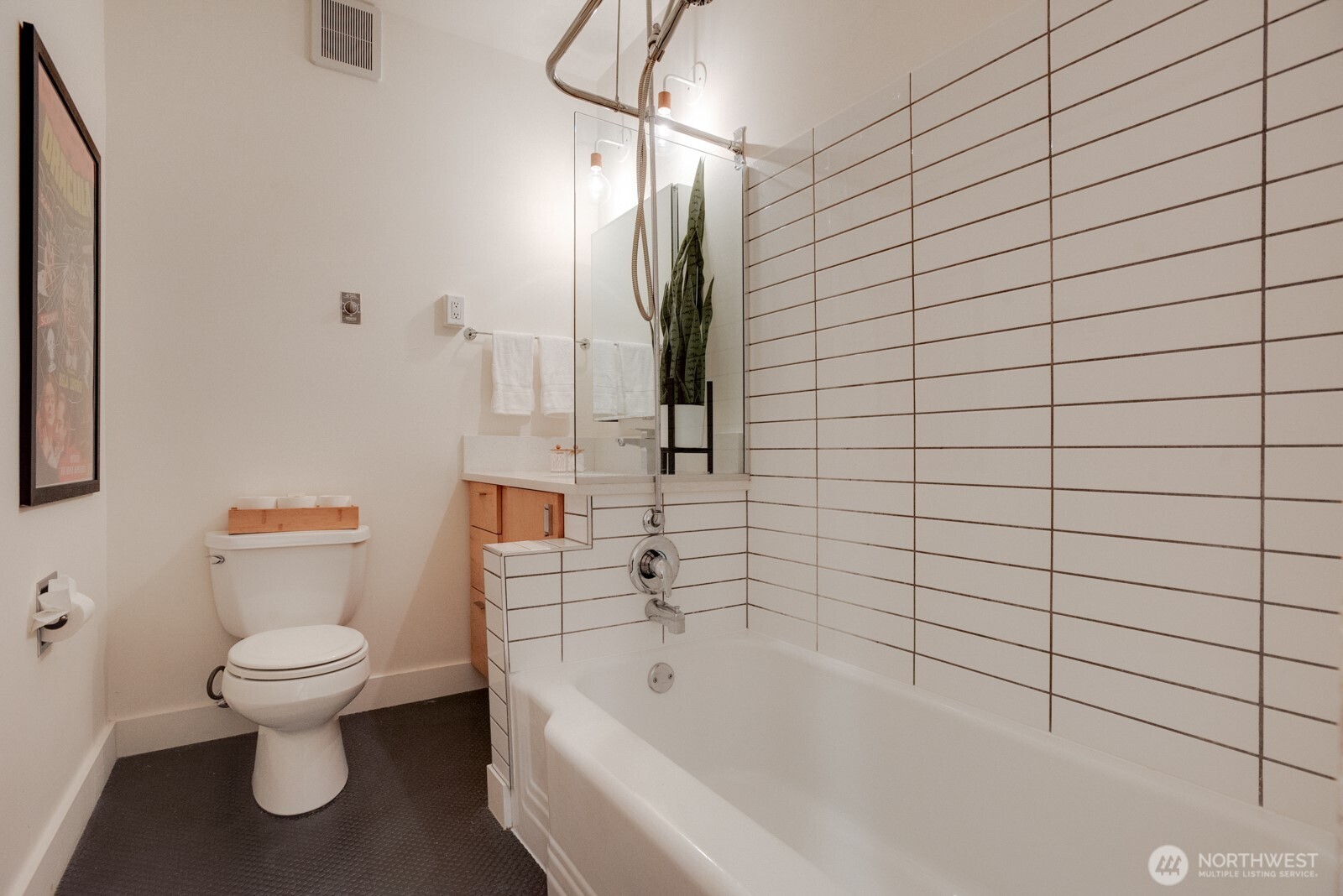 214 Summit Avenue E #402, Seattle, WA 98102