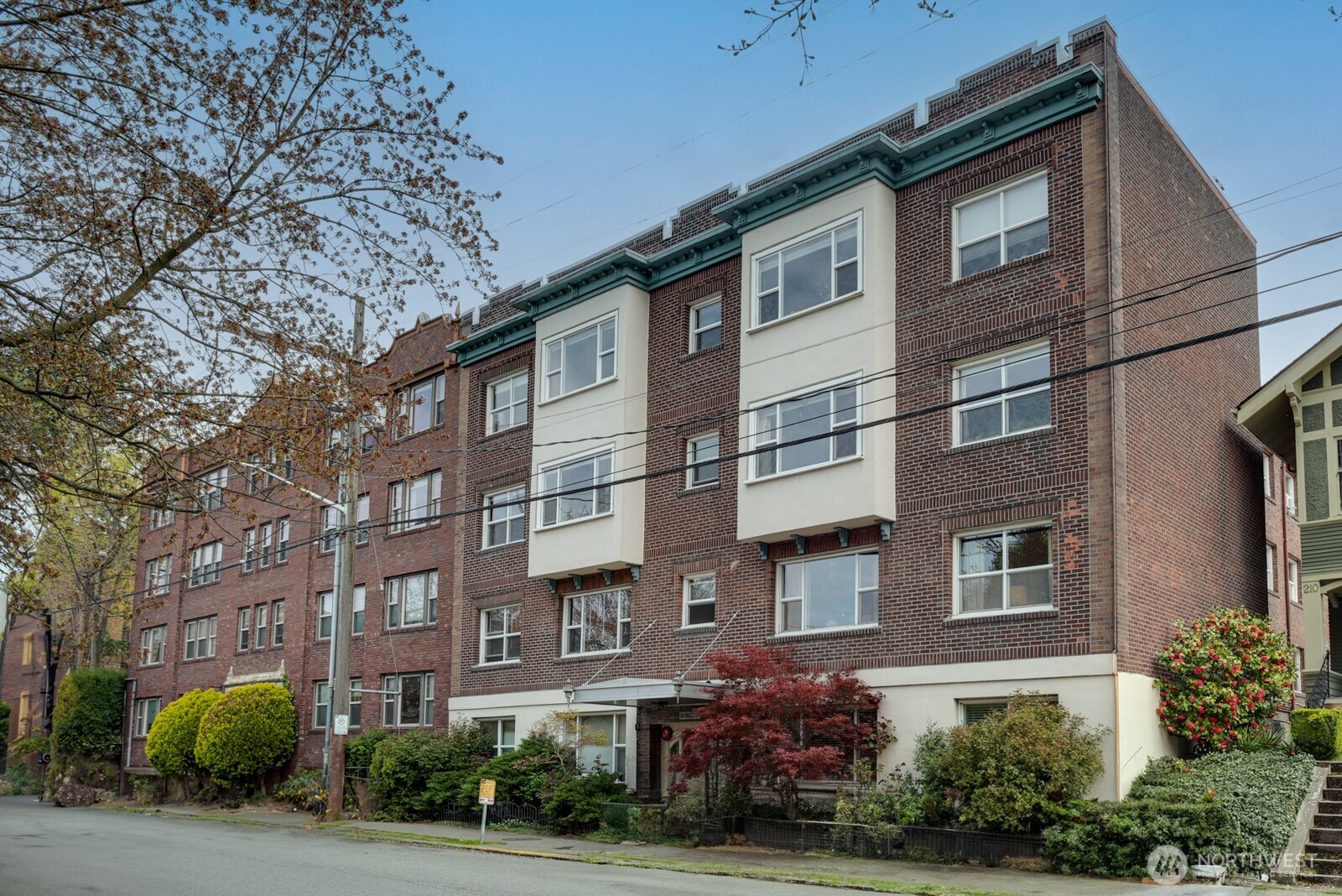 214 Summit Avenue E #402, Seattle, WA 98102