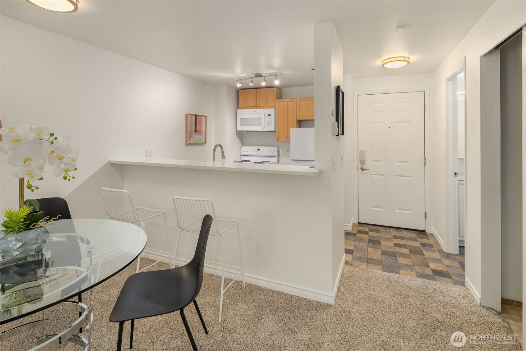 1616 Summit Avenue #N203, Seattle, WA 98122