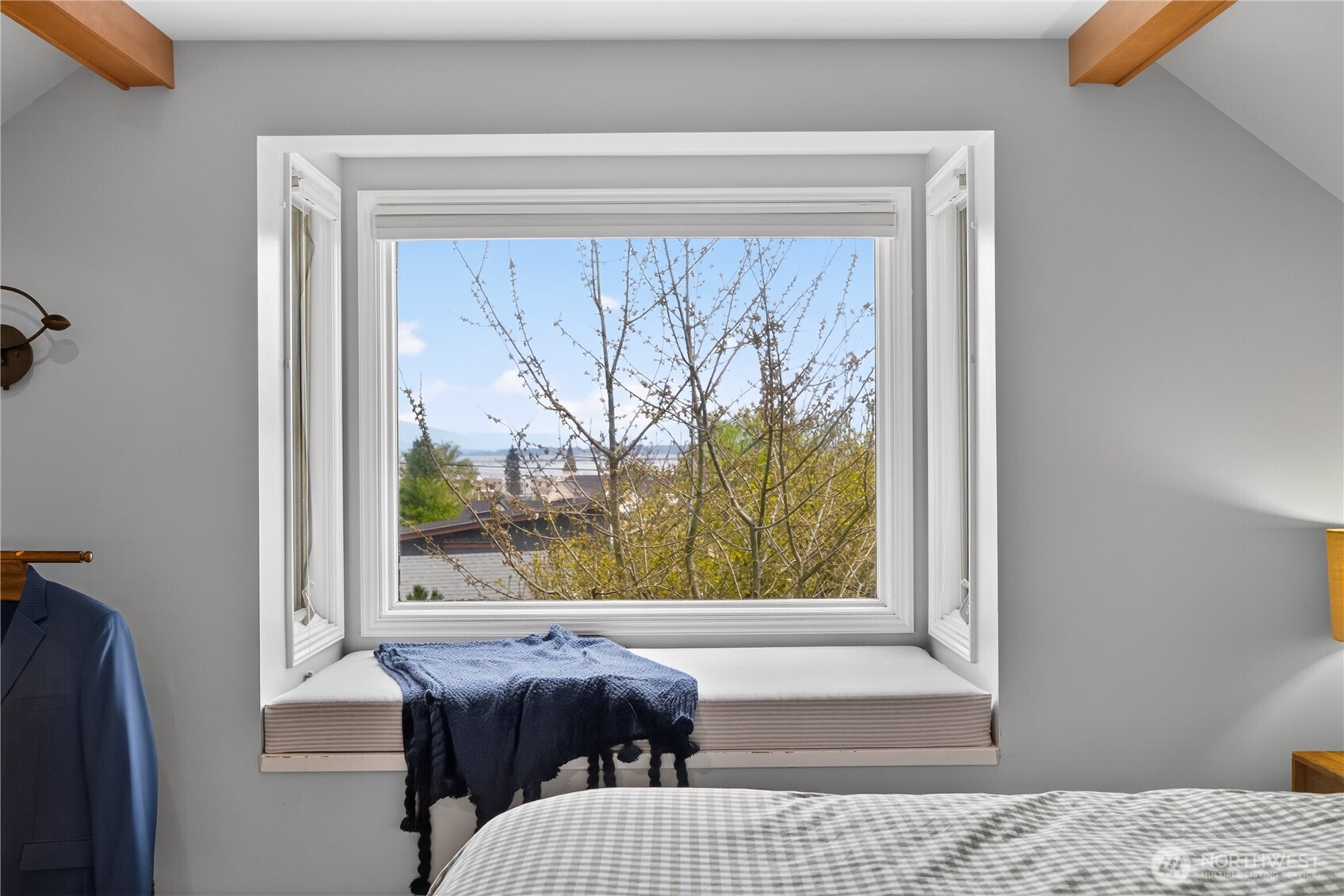 2023 L Avenue , Anacortes, WA 98221