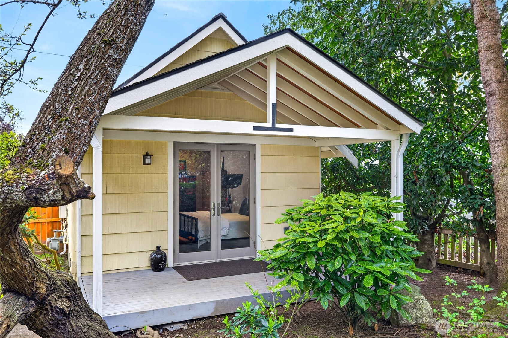 2023 L Avenue , Anacortes, WA 98221