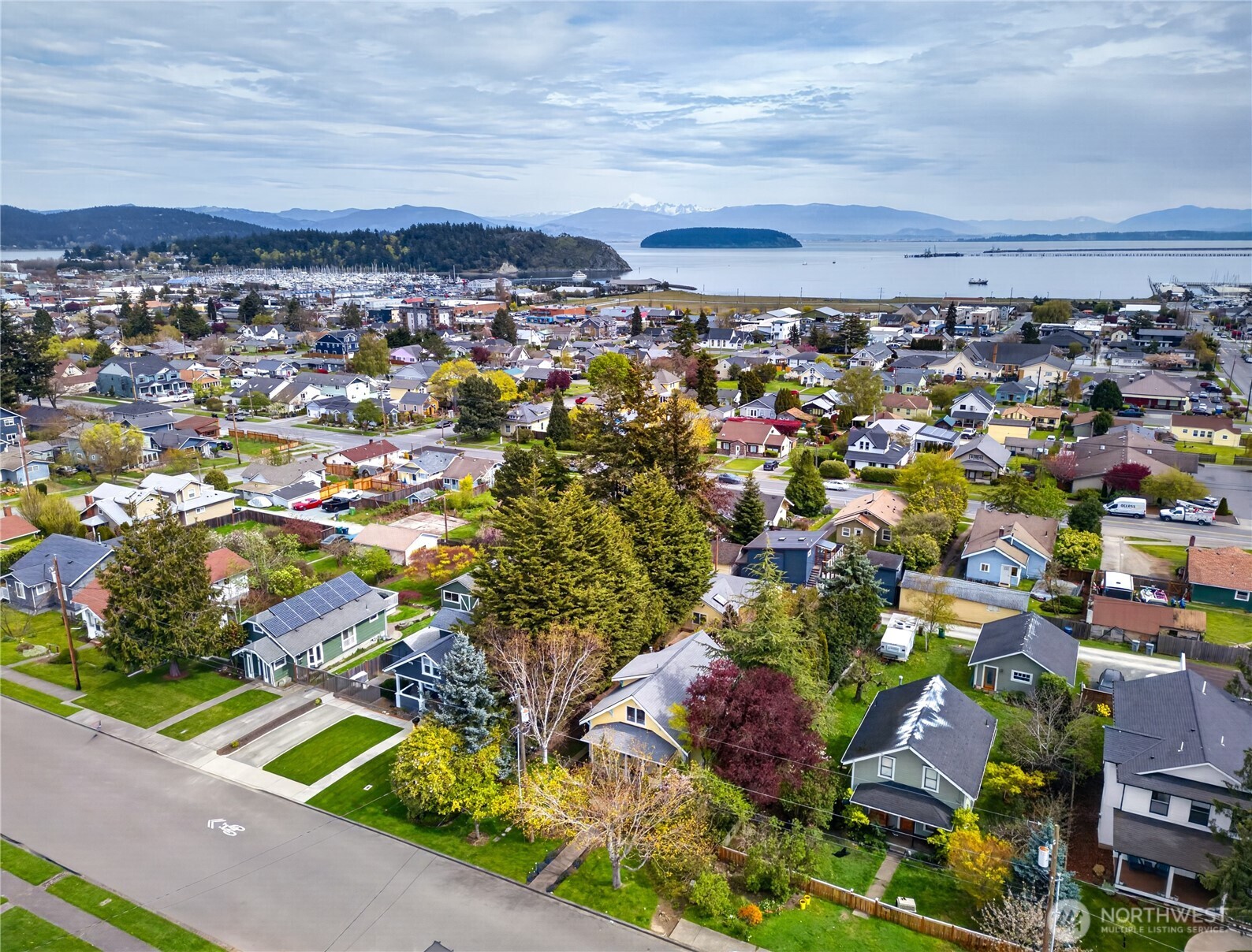 2023 L Avenue , Anacortes, WA 98221