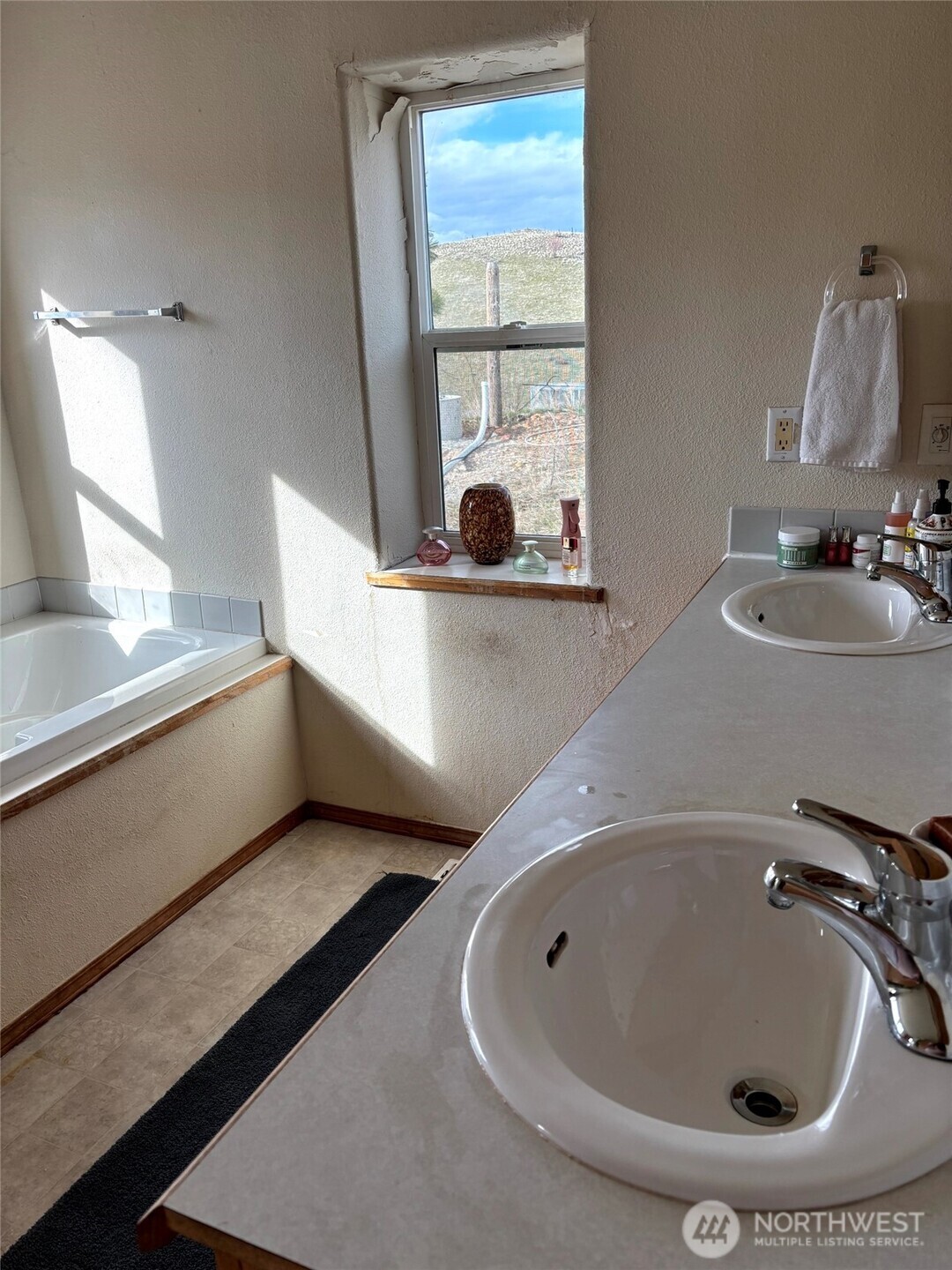 1579 Pine Creek #A, Tonasket, WA 98855