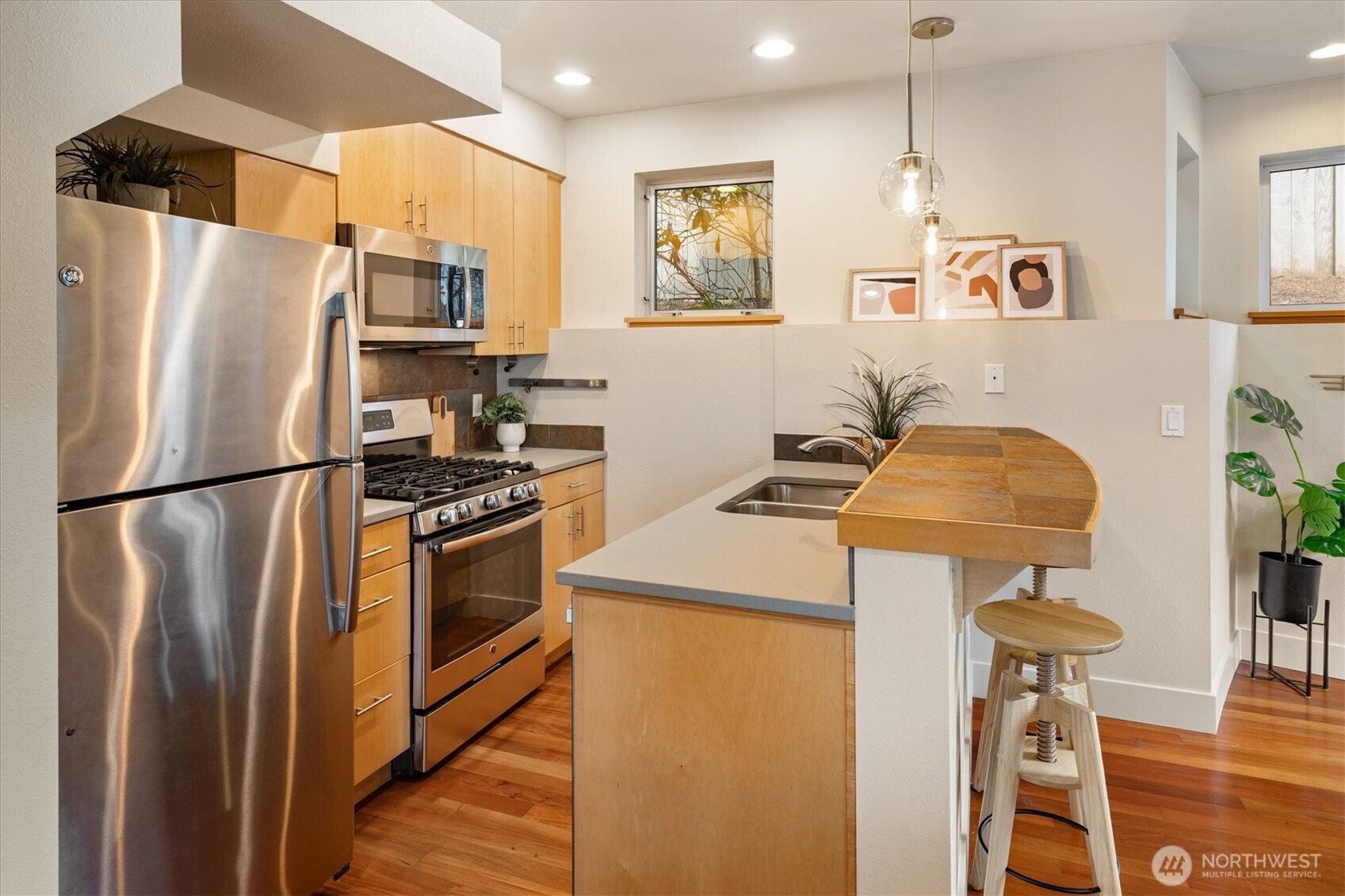 2363 S McClellan Street , Seattle, WA 98144-5323