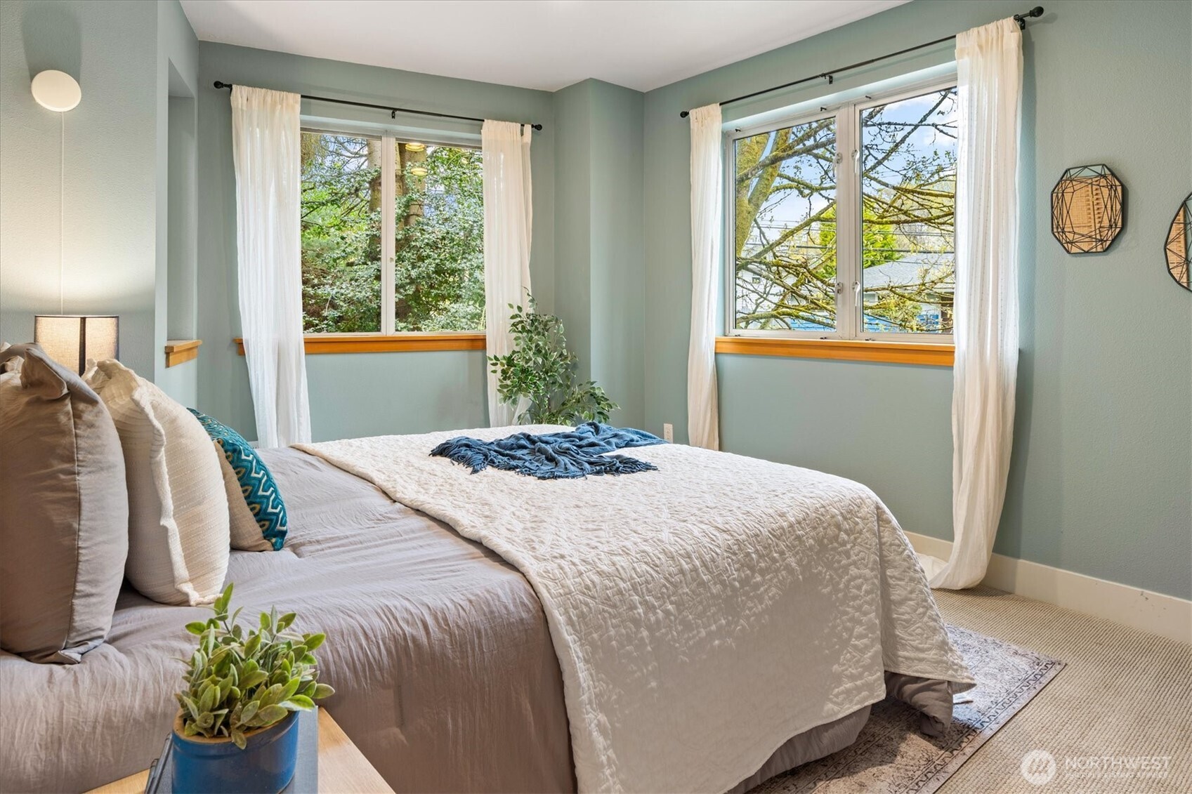 2363 S McClellan Street , Seattle, WA 98144-5323