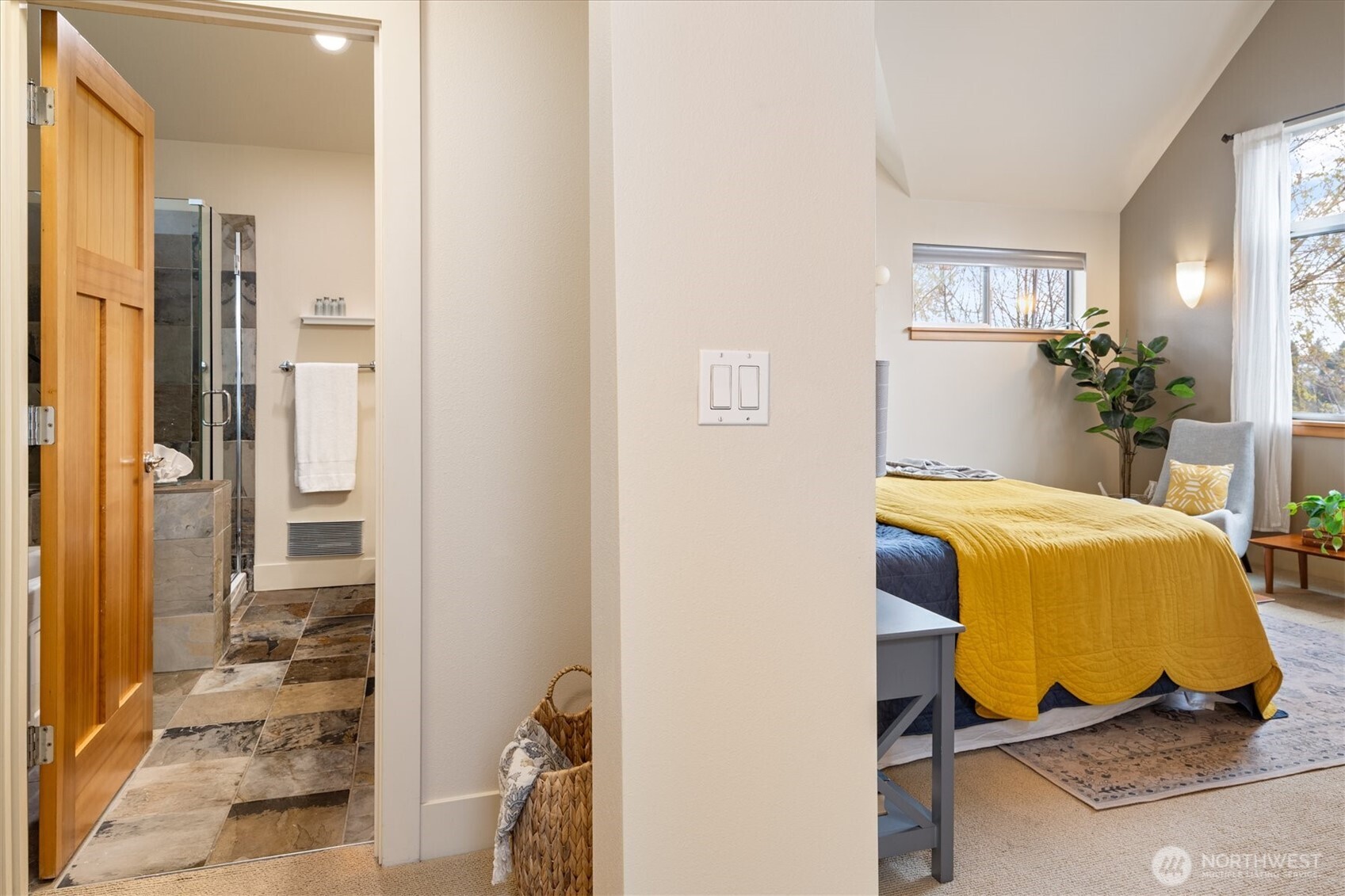 2363 S McClellan Street , Seattle, WA 98144-5323