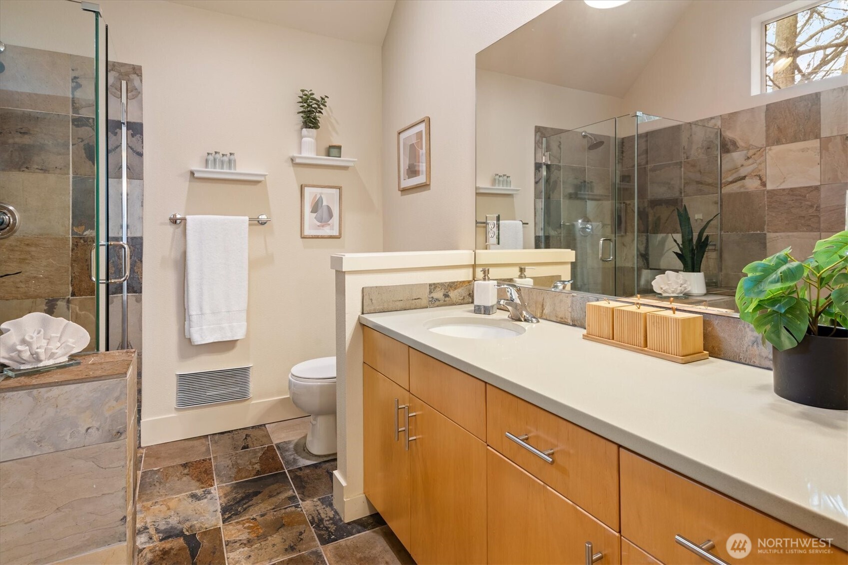 2363 S McClellan Street , Seattle, WA 98144-5323