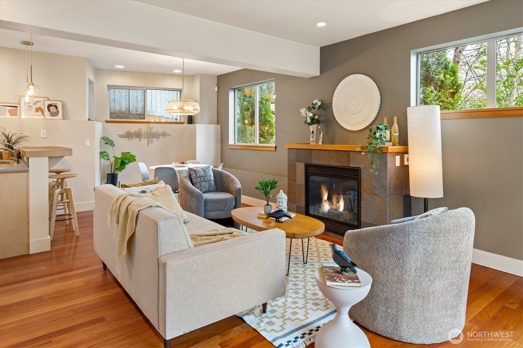 2363 S McClellan Street , Seattle, WA 98144-5323