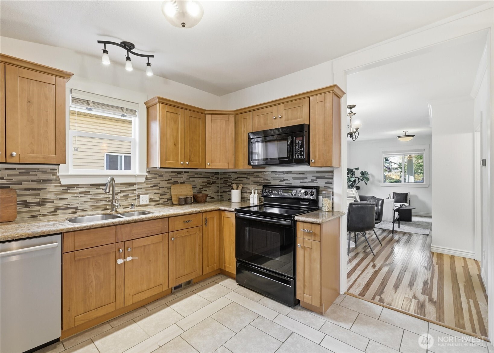 3557 S Hudson Street , Seattle, WA 98118