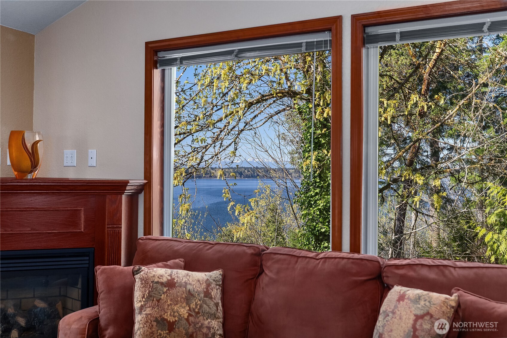 5023 Cooper Point Road NW, Olympia, WA 98502