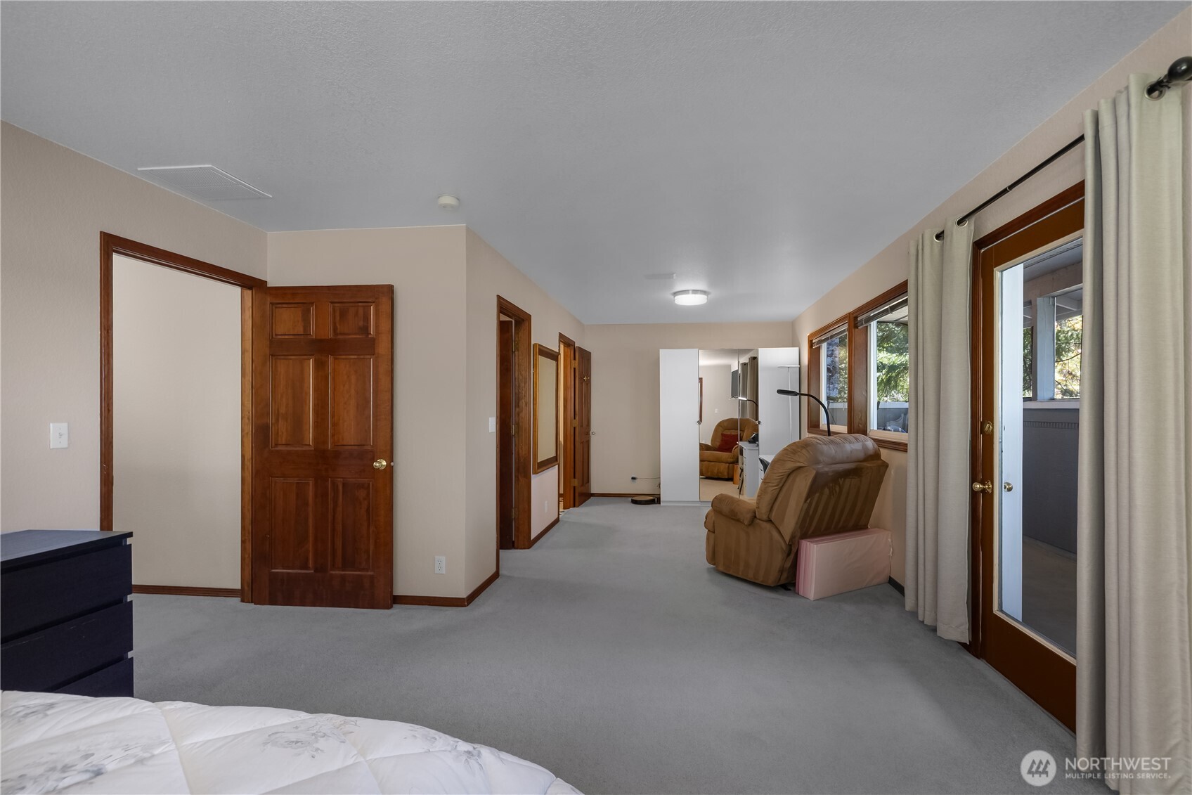 5023 Cooper Point Road NW, Olympia, WA 98502