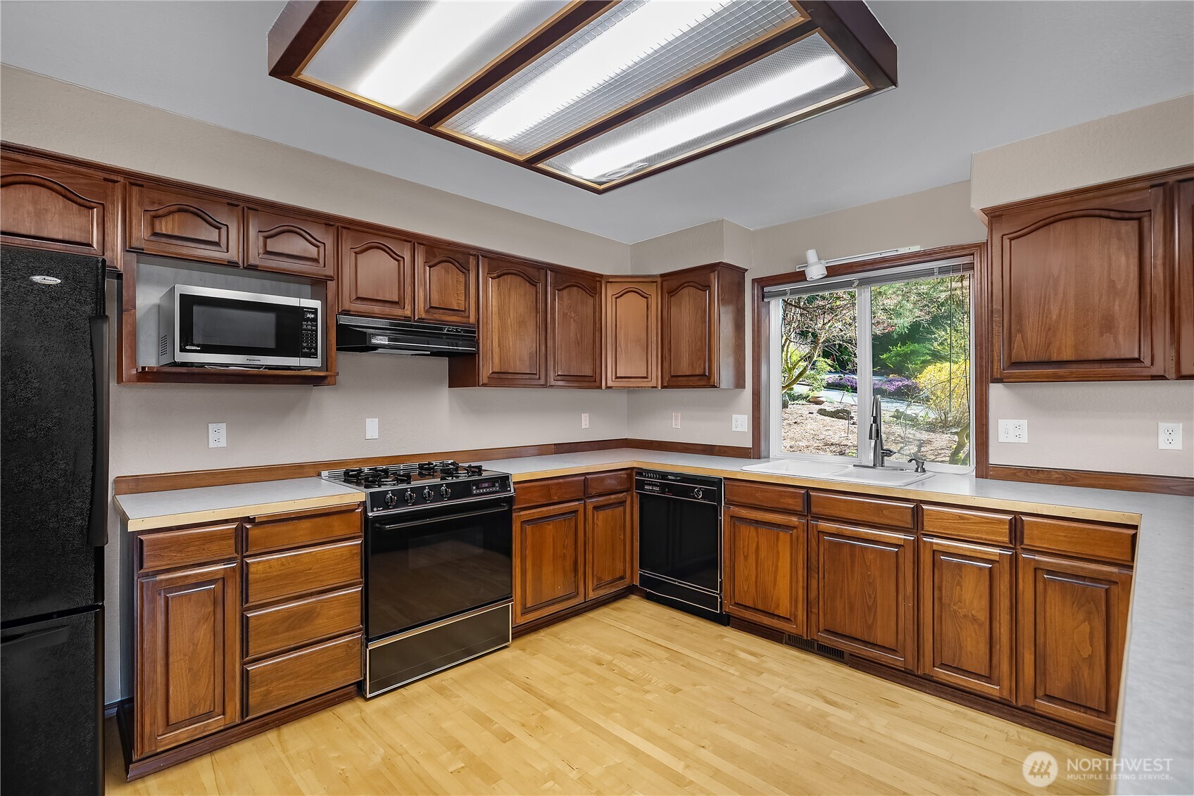 5023 Cooper Point Road NW, Olympia, WA 98502