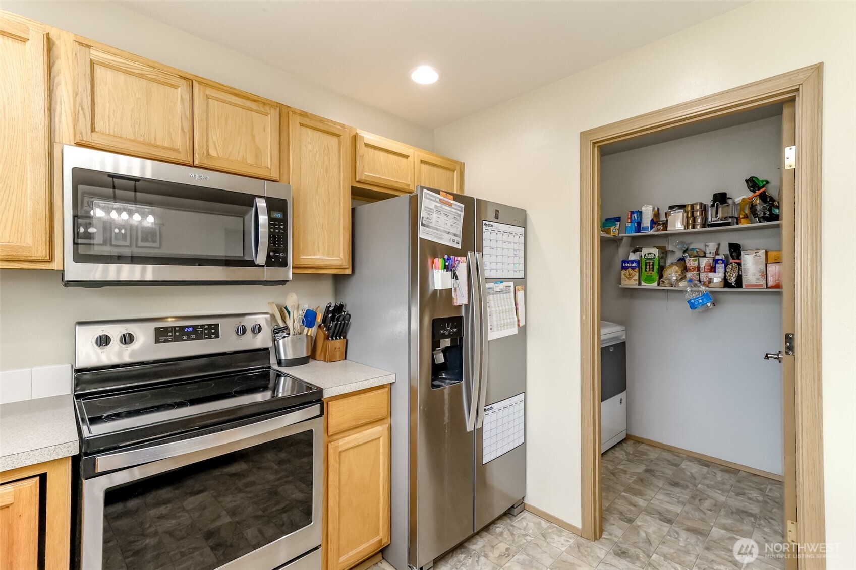 9921 Greenleaf Loop SE, Yelm, WA 98597