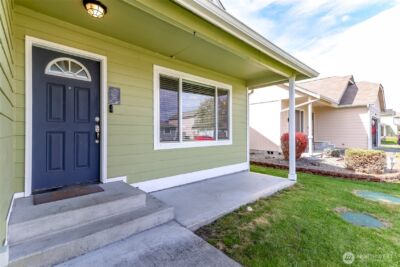 9921 Greenleaf Loop SE, Yelm, WA 98597 - Photo 2