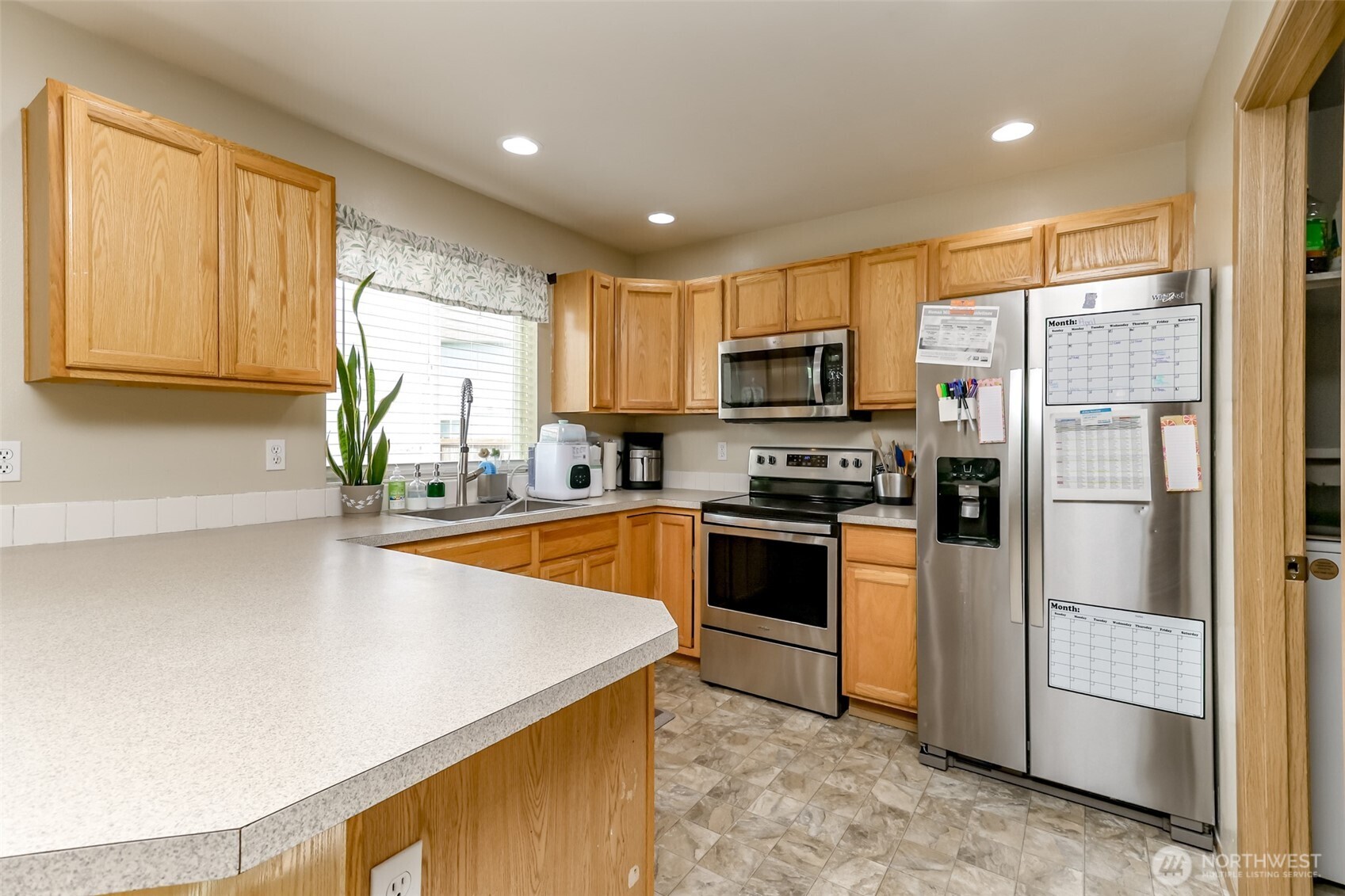 9921 Greenleaf Loop SE, Yelm, WA 98597
