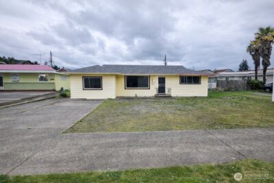 4534 S Pine Street , Tacoma, WA 98409