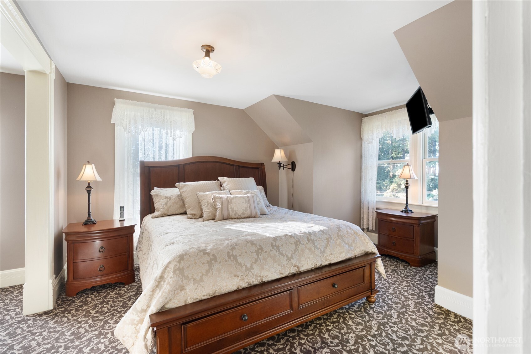 303 7th Street , Anacortes, WA 98221