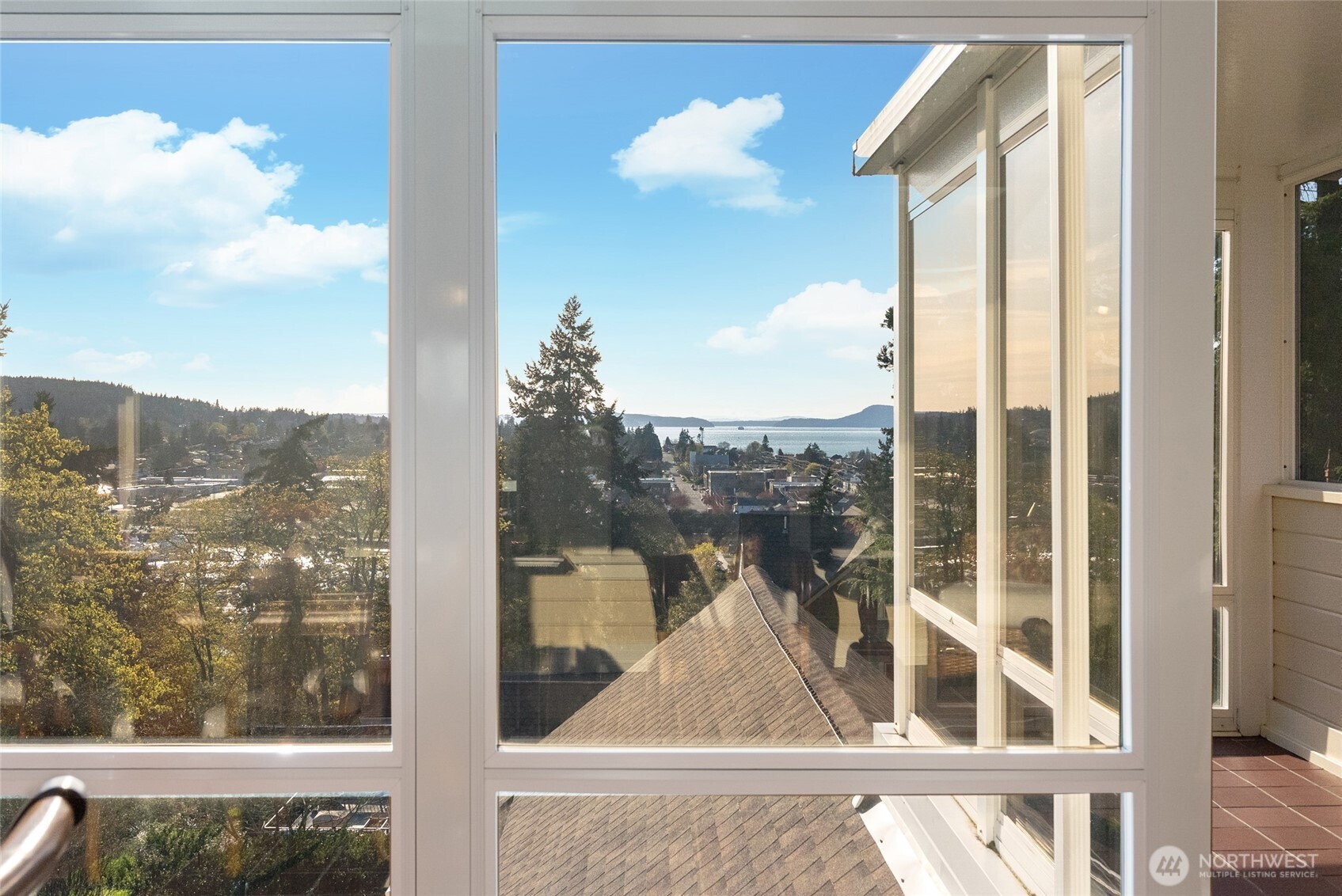 303 7th Street , Anacortes, WA 98221