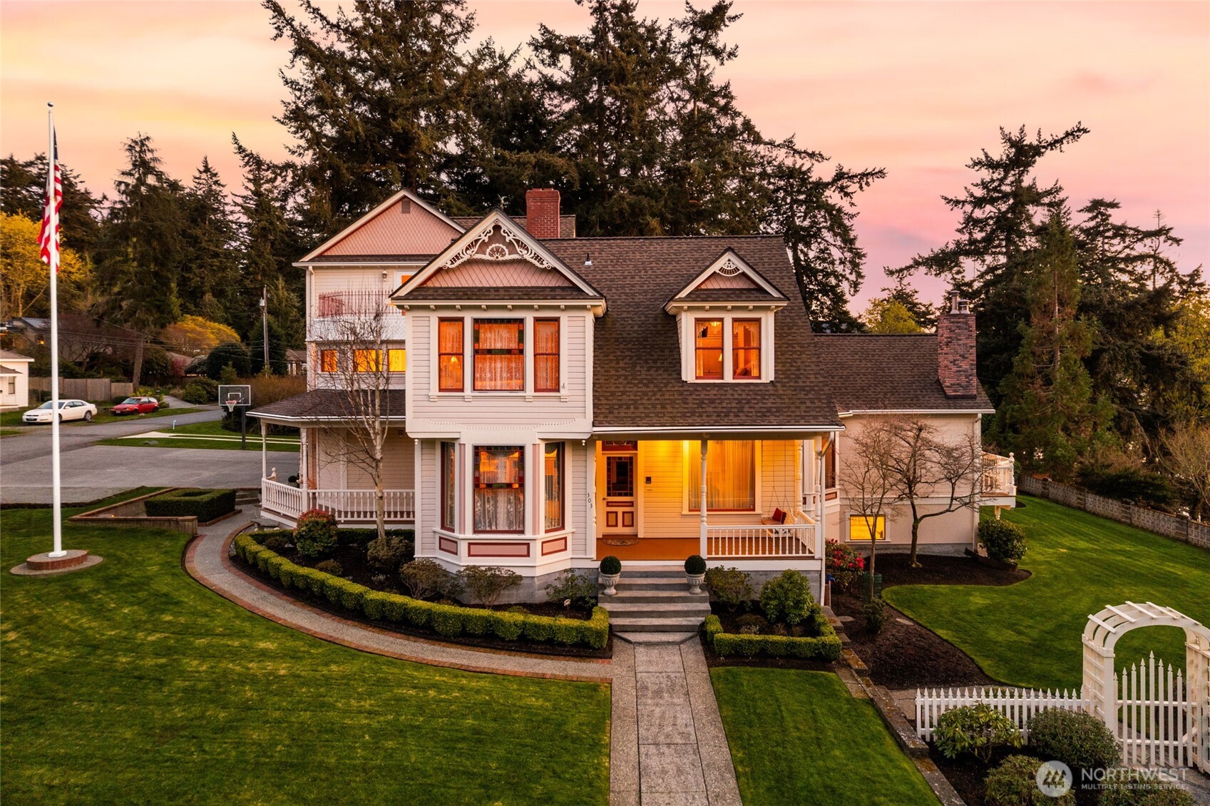 303 7th Street , Anacortes, WA 98221