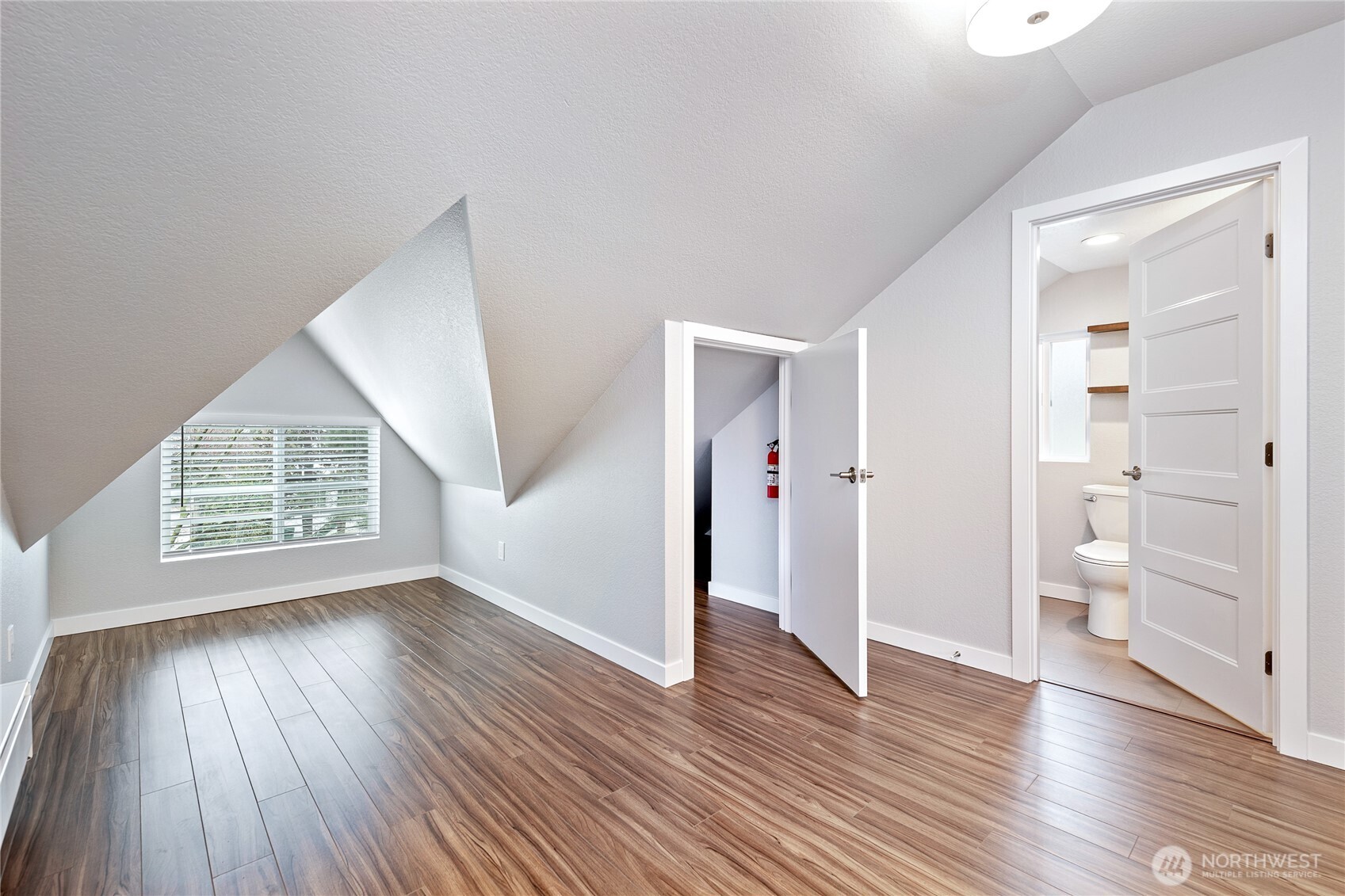 808 NW Market Street , Seattle, WA 98107