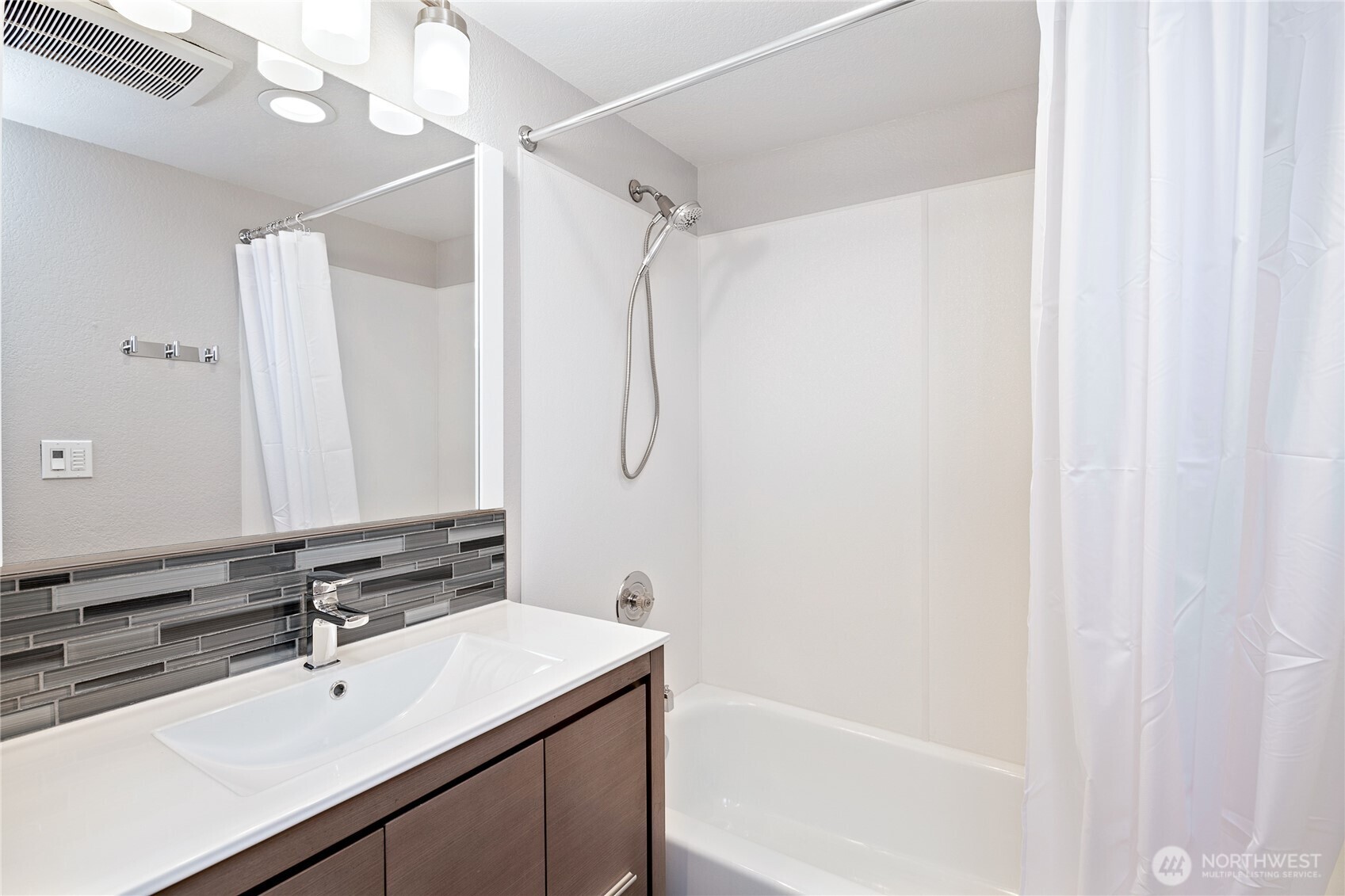 808 NW Market Street , Seattle, WA 98107