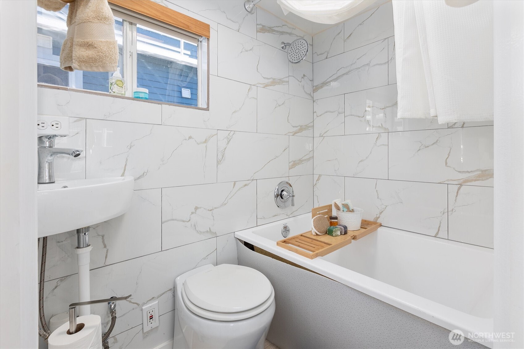 2040 Westlake Avenue N ##14, Seattle, WA 98109